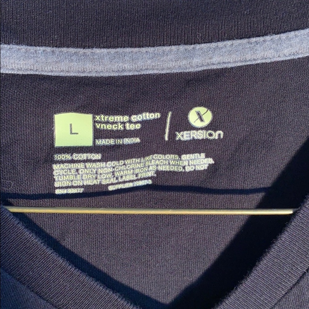 100 % basic Tee - Picture 2 of 2